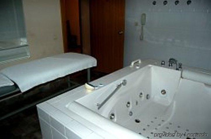 Elite Hotel Oradea Pokoj fotografie